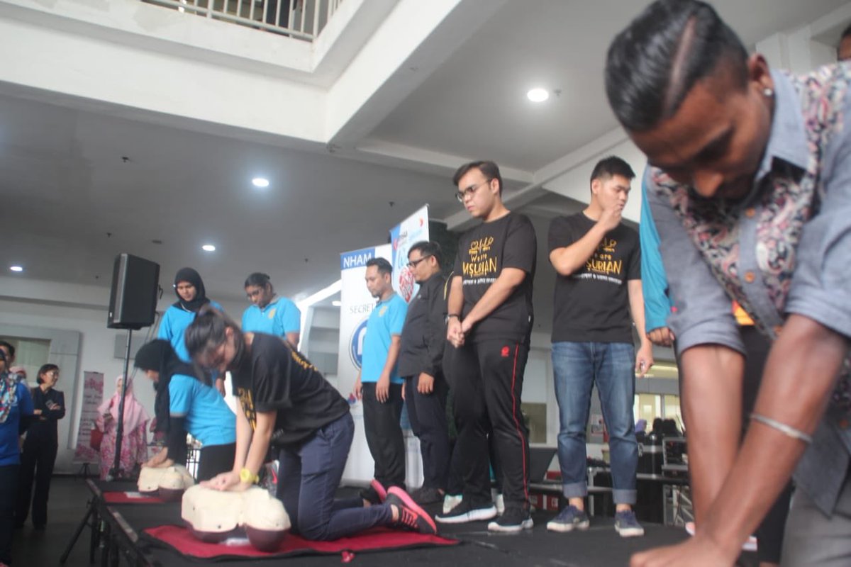 sasimalani's tweet image. Fecilitations to MSU CELCOM WORLD ❤️ DAY 2019 committees, Special mention, all Bachelor in Cardiovascular Technology ( BCT) students, 1st time for this kind but exhibits fullest commitment. Very well done👏🏻👏🏻@MohdShukriYajid @apdrsairah @yasanne7 

#go2msu
#cardiovasculartech