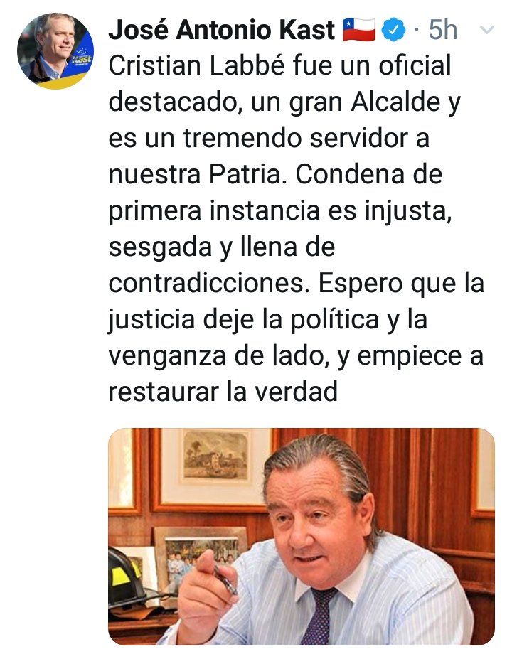 ECharchas's tweet photo. Terrible de #charcha apoyando torturadores.
#Labbe #Labbestia https://t.co/YKEtCzMtWv