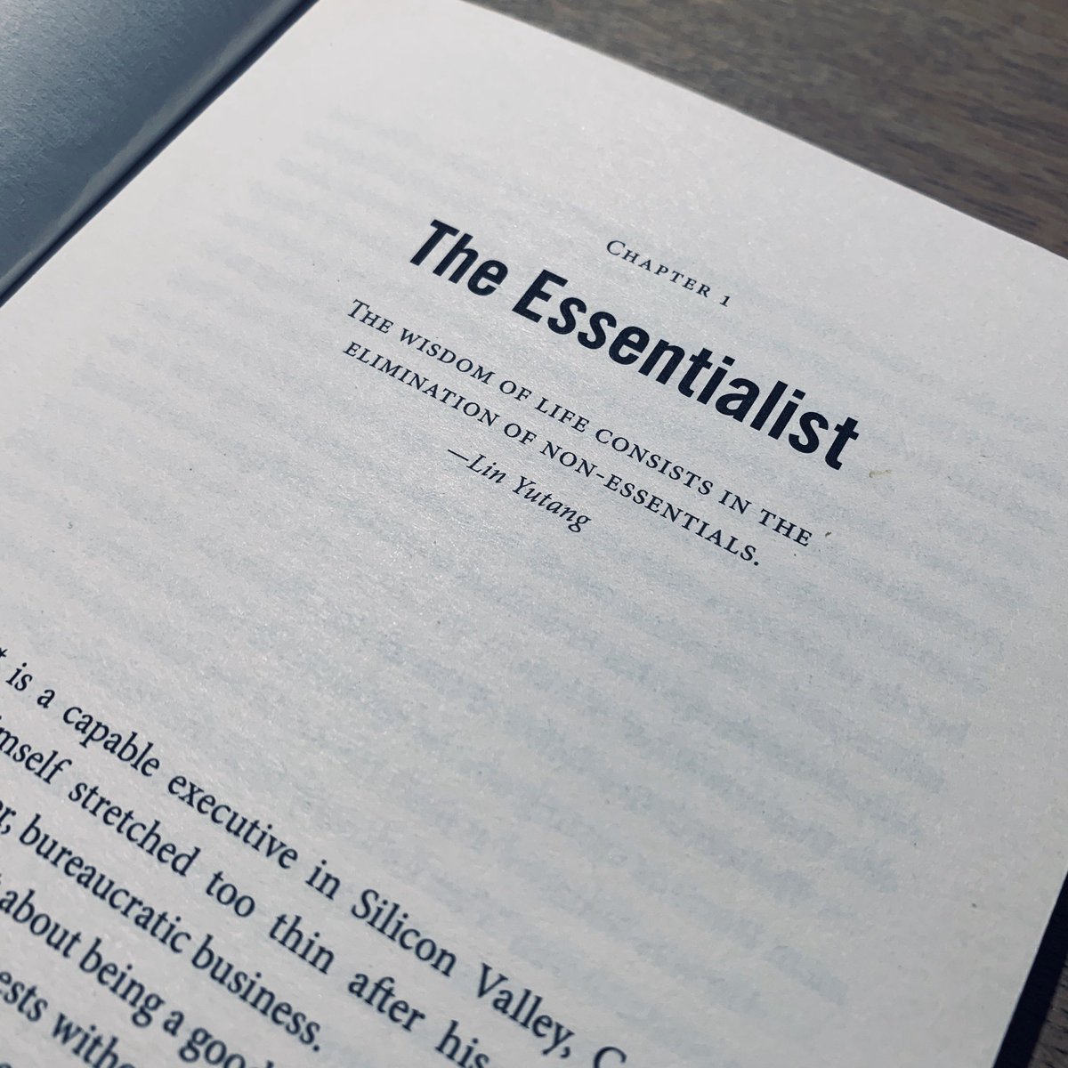 CarlyEHoward's tweet photo. Reading a paper book for the first time in a looonnng while... Page 1 and already wishing it was e-reader so I could highlight and make notes... Or maybe pencils still exist?? #ihearttech #minimalist https://t.co/7y6KNuSTvC