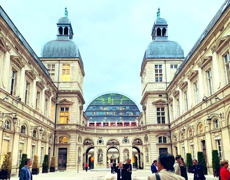 InesNastali's tweet image. Excellent evening at Lyon‘s hôtel de ville for dinner - thanks @2019Smart for the hospitality