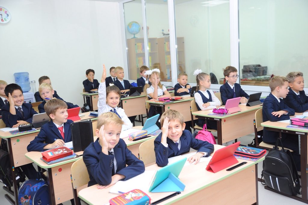 3 октября состоялось открытие нового корпуса начальной школы Самарского лицея информационных технологий.В церемонии приняли участие почетные гости: Глава Самары <a href="/E_Lapushkina/">Елена Лапушкина</a>,заместитель Председателя Правительства Самарской области А.Б.Фетисов,председатель <a href="/Duma_Samara/">Дума г.о. Самара</a> А.П.Дегтев