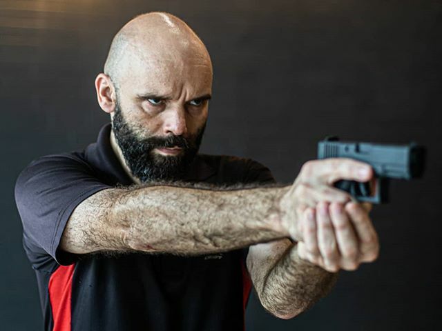 ZacharyCoffin's tweet photo. The first movie i ever acted in was as an FBI Agent. A good cop! But then after that, it was allllll #evilwhiteguy -- I guess I know why! 😂
.
Pic from the excellent recent @force.square #ActionWorkshop 📸 @sartajsangha 
Join me for the next one in Nov… https://t.co/iEVgevQzKH https://t.co/wnNPhhxUYl