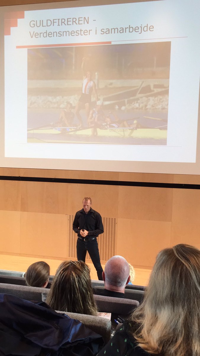 LundSabina's tweet photo. Eskild Ebbesen taler om, at ro i takt som det der skal til for at få succes. Vi skal på NSR ikke kun lykkes individuelt. For at lykkes skal vores samarbejdspartner også lykkes. @NSRsygehuse https://t.co/dPYtCylPck