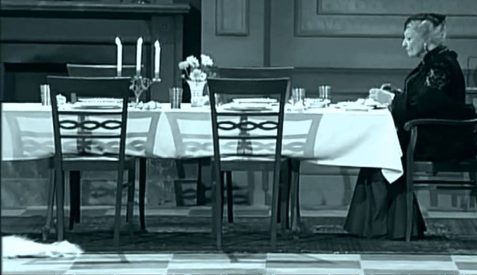 YouEarnByTask's tweet image. The growth of single person households &amp;amp; hectic family schedules have made solo dining the new normal. Americans, for example, eat nearly half of all their meals alone.