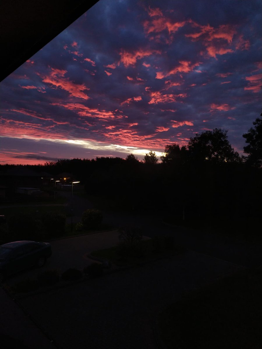 RaMiranda7's tweet photo. The beauty before the best. @Longford morning sky as #LorenzoStorm approaches the country https://t.co/ugPTJddqLy