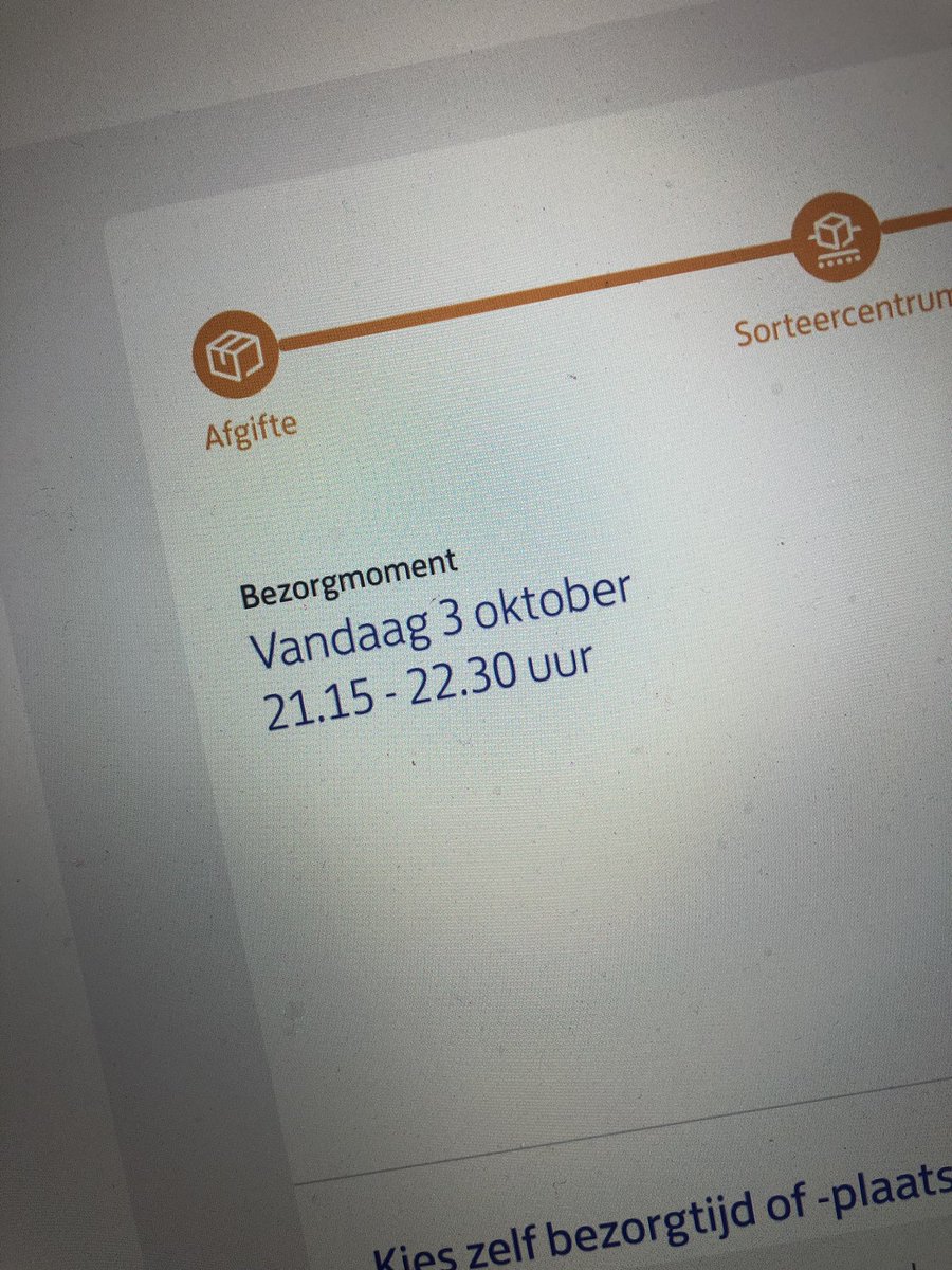 Dag <a href="/PostNL/">PostNL</a> ik verwacht een bezorging om 21.15-22.30. Wat laat :-/ Op dit tijdstip ligt ons kroost al op één oor.. dus aanbellen, liever niet. Kan het bezorgmoment ook niet aanpassen. Wat gaan we doen?