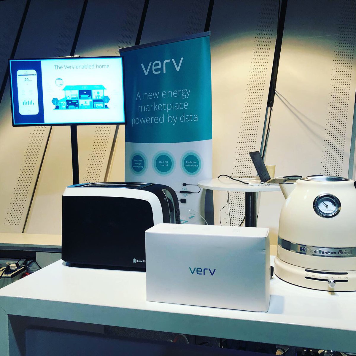 jamesjrmurray's tweet photo. It’s time for Product demos in Paris #prodmgmt #startuplife #paris #verv https://t.co/A2wGpIEQL3