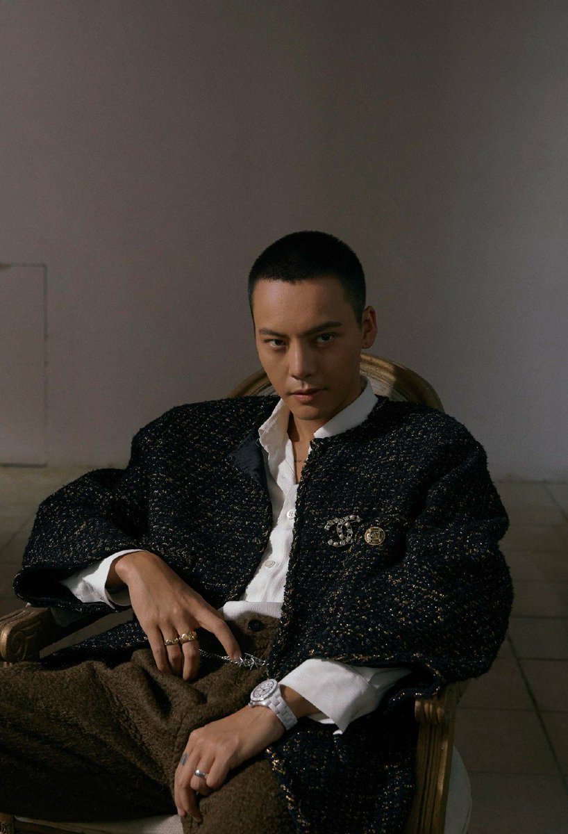 myw1121's tweet photo. #陳偉霆 #WilliamChan #陈伟霆 #singer #fashion #photography
#pic #pics #modernweekly #actor #magazine #CHANEL
陈伟霆周末画报杂志大片
William Chan x CHANEL https://t.co/tjfdcN5t1B