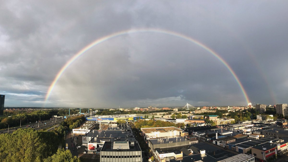 Zo wil ik m’n werkdag elke dag wel beginnen #Utrecht #kanaleneiland #regenboog