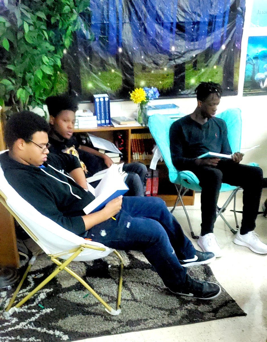 "Education begins the gentleman, but reading, good company and reflection must finish him." -John Locke <a href="/LHSintheNews/">LaVergne High School</a>
<a href="/LhsCars/">The CARS Crew</a>