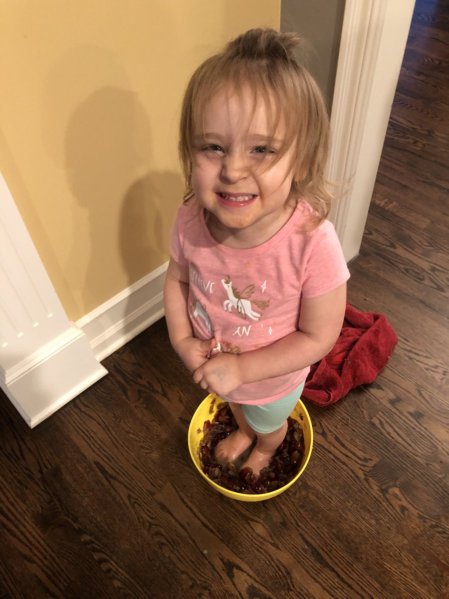 aboutdamnwine's tweet photo. Who did it better? Kids wanted to do what Mom was doing so we improvised before bath! #harvest #punchdowns #grapestomping https://t.co/1TSsv5QVFK