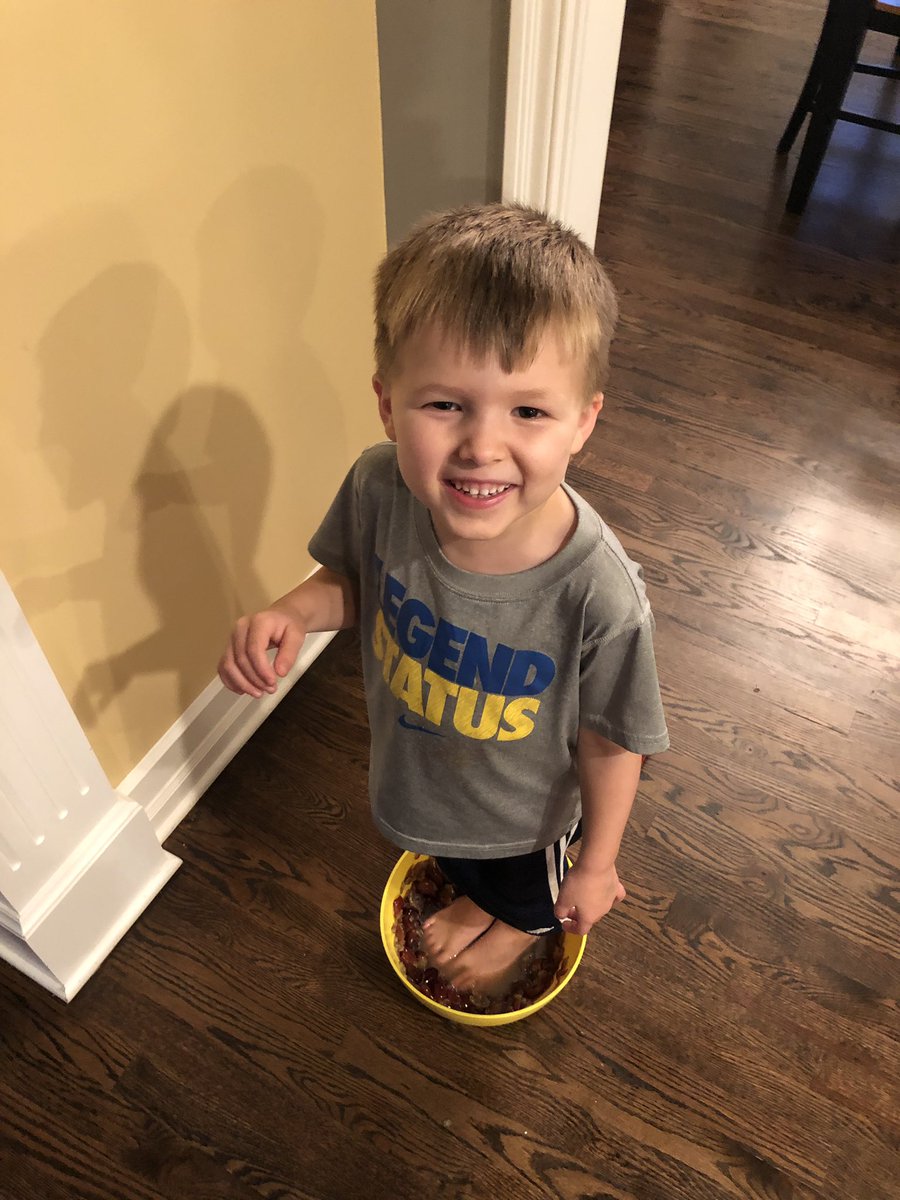 aboutdamnwine's tweet photo. Who did it better? Kids wanted to do what Mom was doing so we improvised before bath! #harvest #punchdowns #grapestomping https://t.co/1TSsv5QVFK