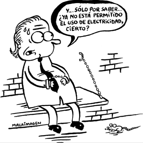 FBustos_1's tweet photo. No puede evitar recordar esta tira de @malaimagen cuando supe que habían condenado, en primera instancia, a #Labbestia por torturas cometidas en Panguipulli, a 3 años de presidio efectivo.
Sin mencionar que sigue siendo investigado por otros casos ligados a Tejas Verdes https://t.co/qsKuM80uE8