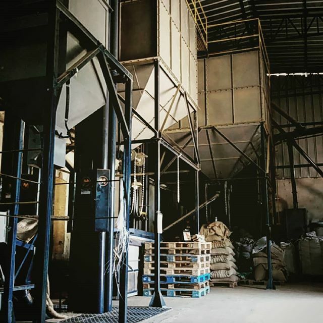 Assim como as duas mãos desenhadas na nossa logomarca, buscamos criar uma proximidade entre todas as pessoas que envolvem uma cadeia de produção do café. É muito importante saber exatamente qual é o papel de cada um nesse processo, que envolve diversas v… ift.tt/2oBJVqr