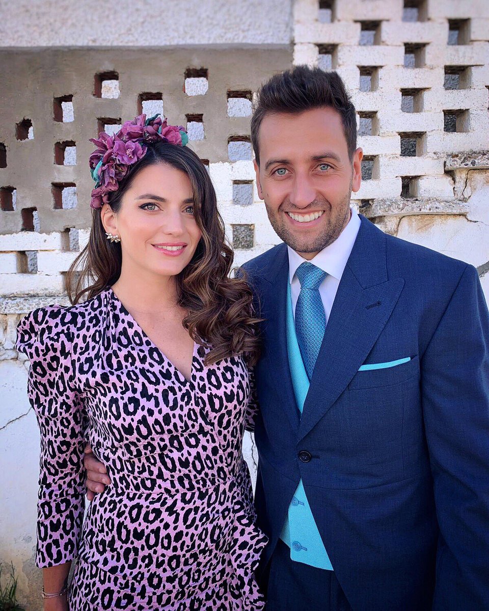 VanessaCarlotta's tweet photo. Throw Back to last weekendβs @espadavictor & @sheila_sesmero weddingβ£οΈ This guy and his lovely Bride had the best wedding theme ever πππ»ππ¨ .
#friends #wedding #racingtheme #throwback #throwbackthursday #tbt https://t.co/ifkUdtujCu