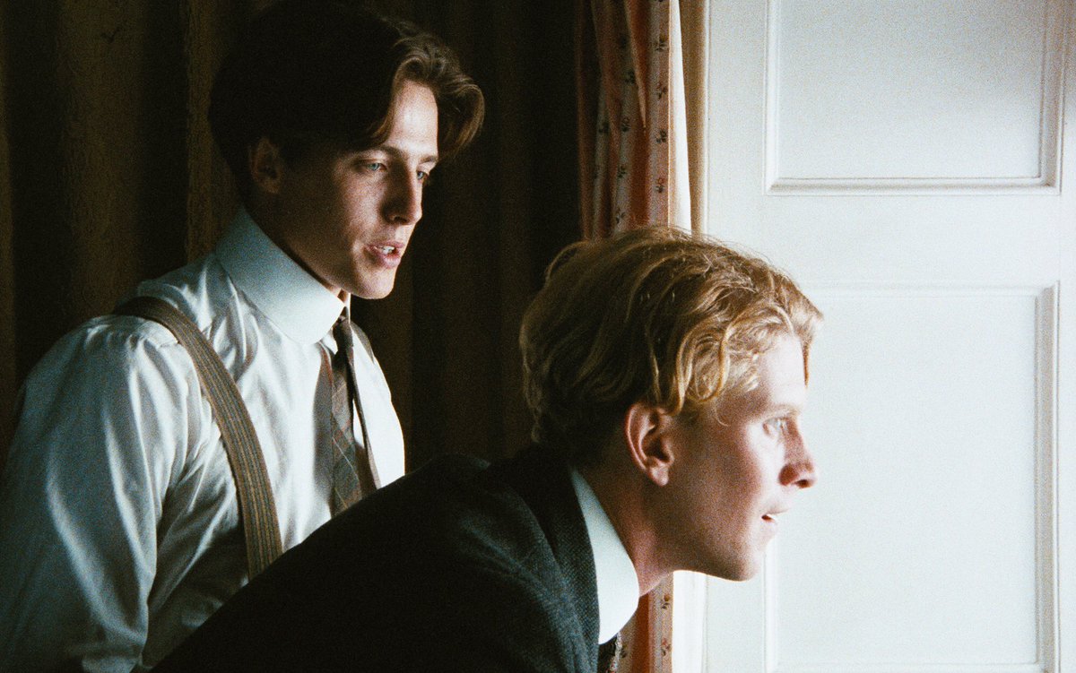 #휴그랜트 리즈 시절 담긴 영화 <모리스> 보도스틸 공개! 11월 7일 국내 최초 개봉 #모리스 #maurice #콜바넴 #콜미바이유어네임 #제임스아이보리Translate post