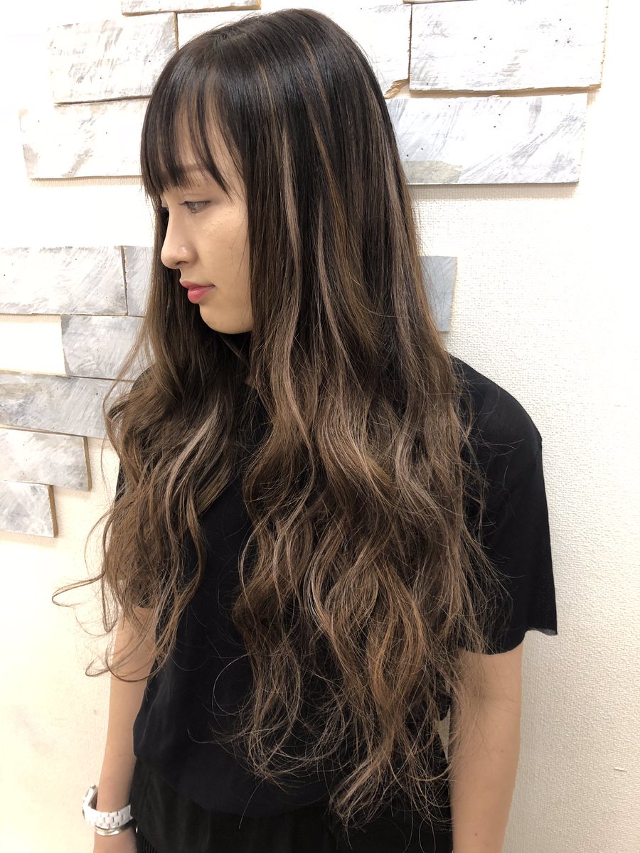 あるじゃんすー静岡店 カラー エクステ専門店 Na Twitteru 先日ご来店して下さったエクステが初めてのお客様 コースや色かなり悩んだかいあってめちゃめちゃカワイイ 秋らしい仕上がりに シールエクステおへそ近くの長さの60枚コース あるじゃんす