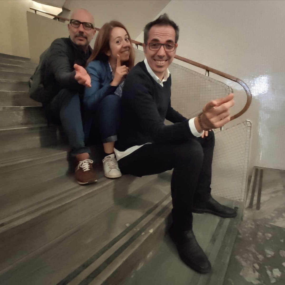 Vi spaventano le scalate? Abbiamo la soluzione! Fermatevi ad ascoltare <a href="/CaterpillarAM/">Caterpillar AM</a> e ogni salita diventerà una discesa. Chi ritwitta vincerà un ascensore!

#3ottobre, dalle 6 alle 7:30 <a href="/FSolibello/">Filippo Solibello</a> <a href="/nonsolomamma/">elasti</a> <a href="/marcoardemagni/">Marco Ardemagni</a> ON AIR su #Radio2 📻 bit.ly/Radio2ONAIR