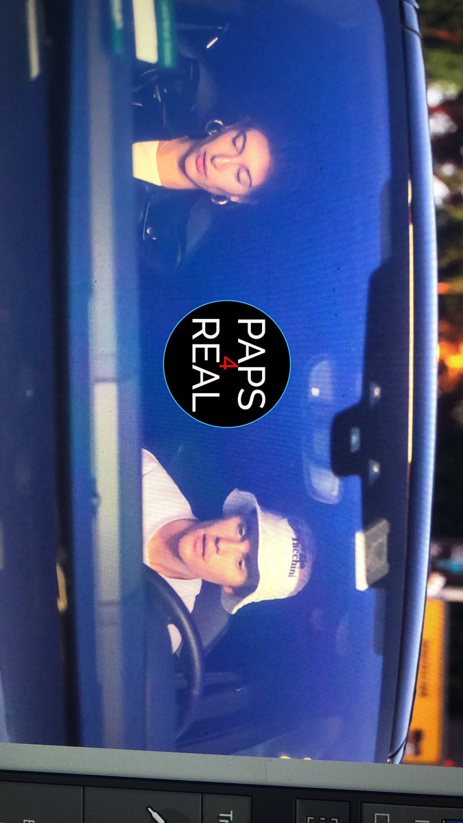 buzzipper's tweet photo. Good to see just married couple @justinbieber and @haileybieber in LA today! #paps4real #JustinBieber #HaileyBieber https://t.co/KVa7uCGfGP