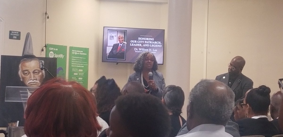 #Sacramento said goodbye to Dr. William Lee founder of the <a href="/SacObserver/">Sacramento OBSERVER</a> &amp; a true giant in our community &amp; country. My condolences to the Lee family. He was instrumental in establishing the @gsul1968 &amp; our current President Cassandra Jennings honored him at the community memorial