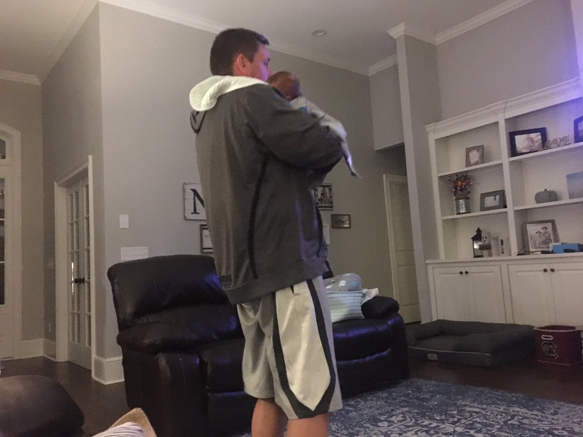 10 years from now we won’t remember these moments....midnight feeding and burping party <a href="/F3_EZ/">Chris Nicholson</a> #GreatDad