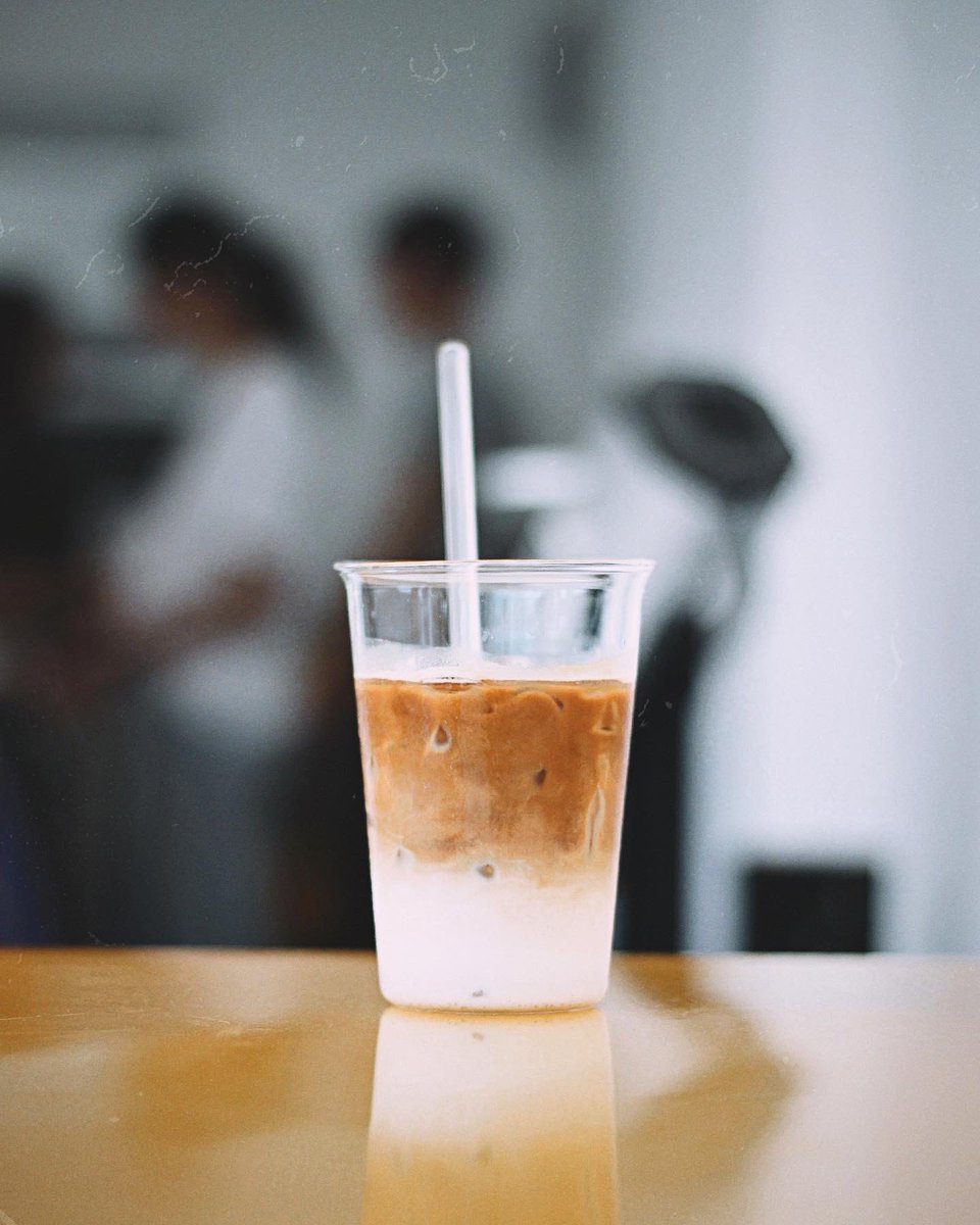 _7thSept's tweet photo. คือนี่กินและเที่ยวร้านกาแฟเยอะในระดับนึงไง หลายคนบอกให้เปิดเพจสักทีเถอะ แต่มึงเอ้ย ค่ากาแฟที่เสียไปไม่ใช่น้อยๆเลยนะ แต่ร้านนี้มีโปรจ่ะ 7:00-10:00 แก้วที่ 2 จ่าย 1฿ เฉพาะเมนูอเมริกาโน่/ลาเต้นะ #reviewchiangmai #yellowcraft https://t.co/wvqvA4uVMv