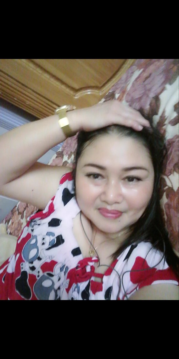 Emang manja tetanggaku