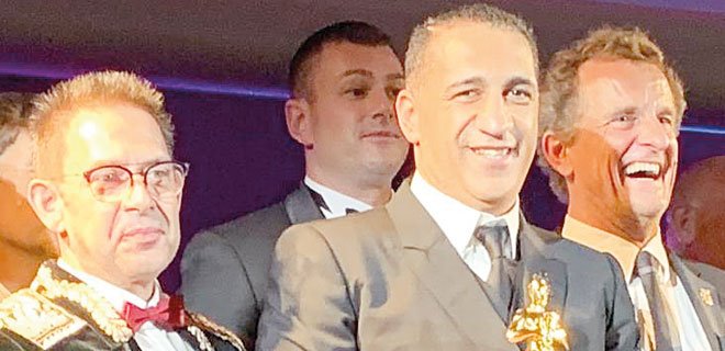 Dersimli Boksör İsmail Özen'e Boksun Oscar’ı verildi
Boksun Oscar’ı olarak bilinen ‘’Almanya Boks Ödülleri’’ töreninde Dersimli boksör İsmail Özen Otto’ya, Altın HERQUL başarı ve onur ödülü verildi. newededersim.com//haber/5798/de…