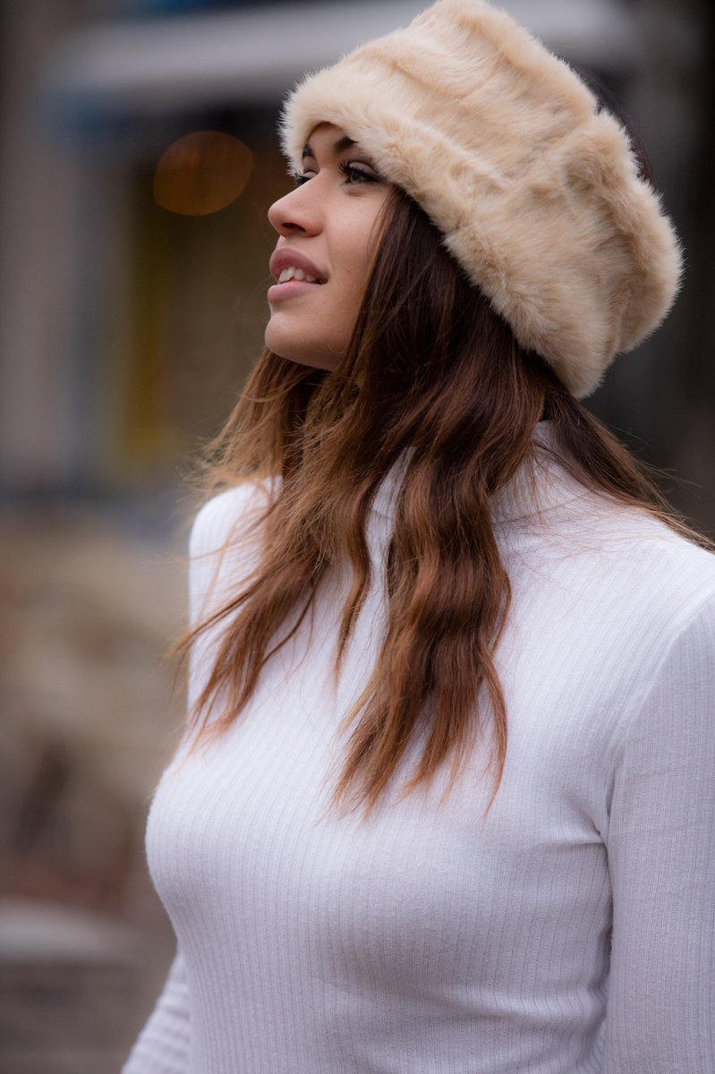 This soft tweed headband by S.Entwistle gives a classic autumn appeal &amp; a perfect fit. Made with 100% British Tweed &amp; soft luxurious faux fur. 

bit.ly/2SGKbPt

#ThursdayMotivation #FashionInspo