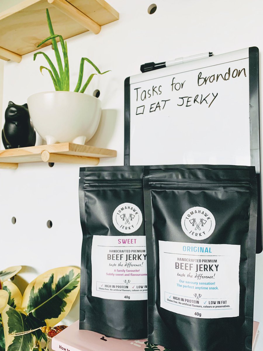 BrandonLangiano's tweet photo. Not really much of a task tbh 😬 I’d be surprised if these bags survive the weekend

@OddityESC @TomahawkJerky #ODDITY20 https://t.co/k7xAy40xnV