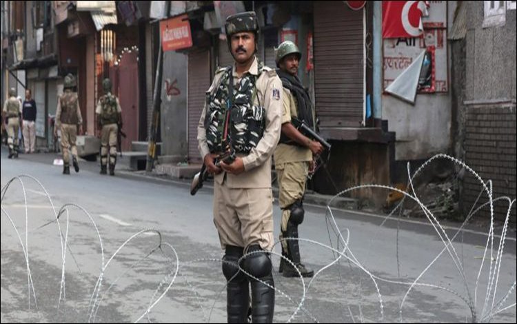 Nawaiwaqt_'s tweet photo. مقبوضہ کشمیر میں 60ویں روز بھی کرفیو، وادی میں کھانا میسر ہے اور نہ ہی دوائیں
https://t.co/bCRQovhktG
#Indian #OccupiedKashmir 
#60thDay #Inhumane #Curfew @UN @UN_News_Centre @PMOIndia @ReutersIndia @ForeignOfficePk @MirwaizKashmir @pid_gov #Pakistan https://t.co/z9vbUbKhVF