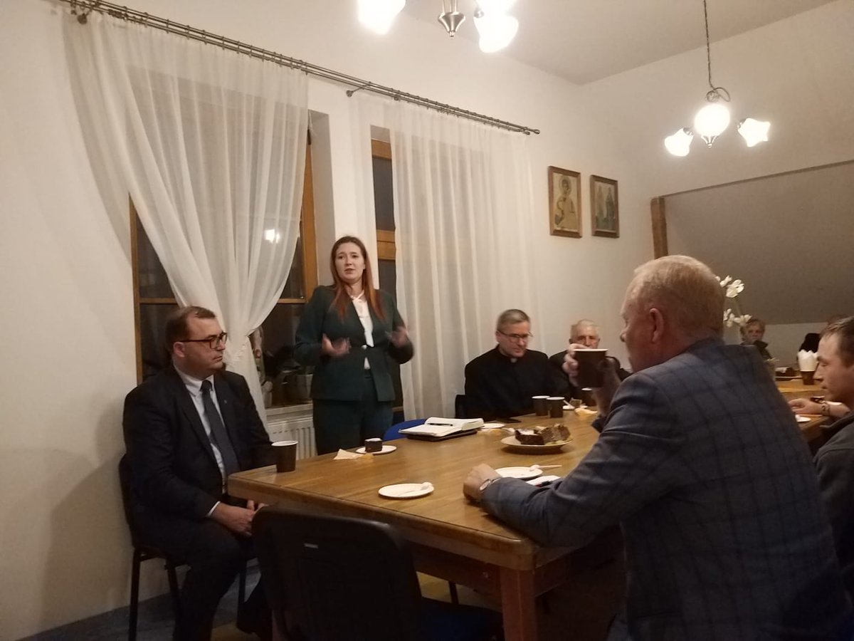 ACJaworski's tweet image. Dziękujemy @AKwPL za zaproszenie do Rypina. Pani minister @AnnaGembicka zapowiedziała, że będziemy tu częściej, więc kolejne spotkanie już w listopadzie 🙂
@SOSdlaRodziny @RadioMaryja