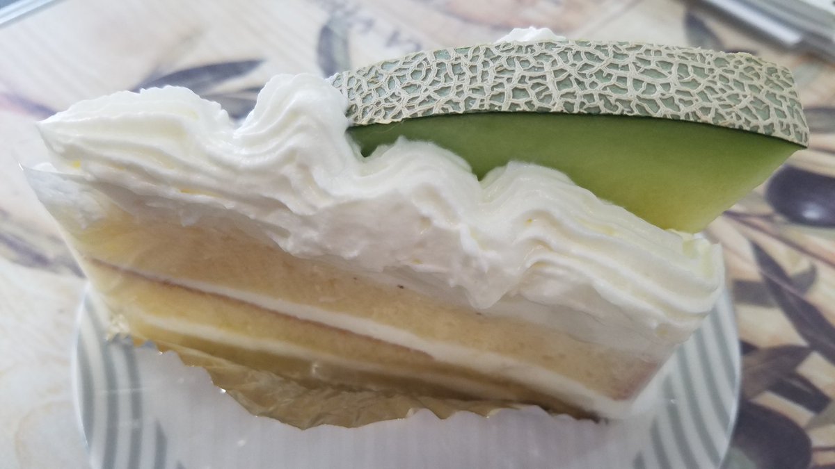 しー茶 ケーキショップヨコヤマの メロンケーキいただきました 昔懐かしい なんぼでもおかわり したくなるような やさしい甘み 苫小牧市双葉町1 21 10 ケーキショップヨコヤマ ケーキ 苫小牧 スイーツ T Co Aec2sitmve