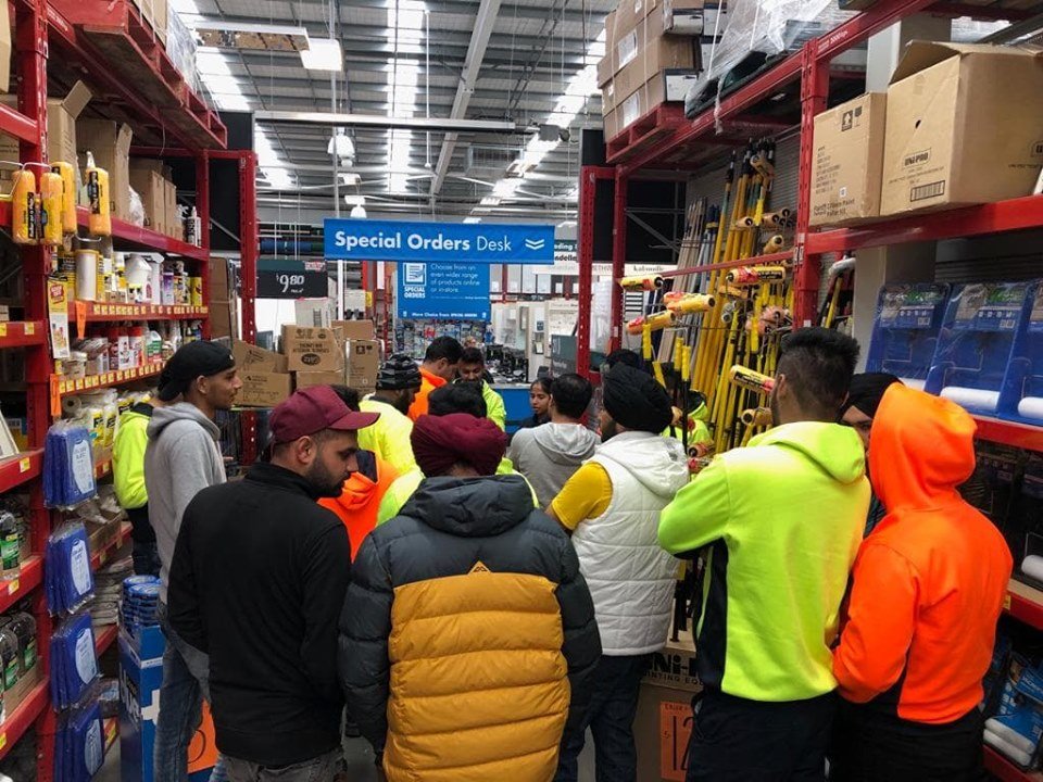 CoEGeelong's tweet photo. 👍📖🙂Discover your career in Australia and learn a new skill like our Painting students doing room preparation before painting and they also get practical experience at Bunnings Warehouse. This is an important part of the course.😀😀 https://t.co/JrA9csV35T