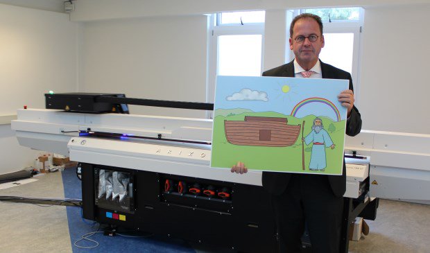 CBB eerste brailleproducent reliëfprinter ERMELO De Christelijke Bibliotheek voor Blinden en Slechtzienden (CBB) heeft als eerste ter wereld een reliëfprinter voor blinden en slechtzienden in gebruik genomen. Daarmee... twib.in/l/jrM8n6pqpjA8