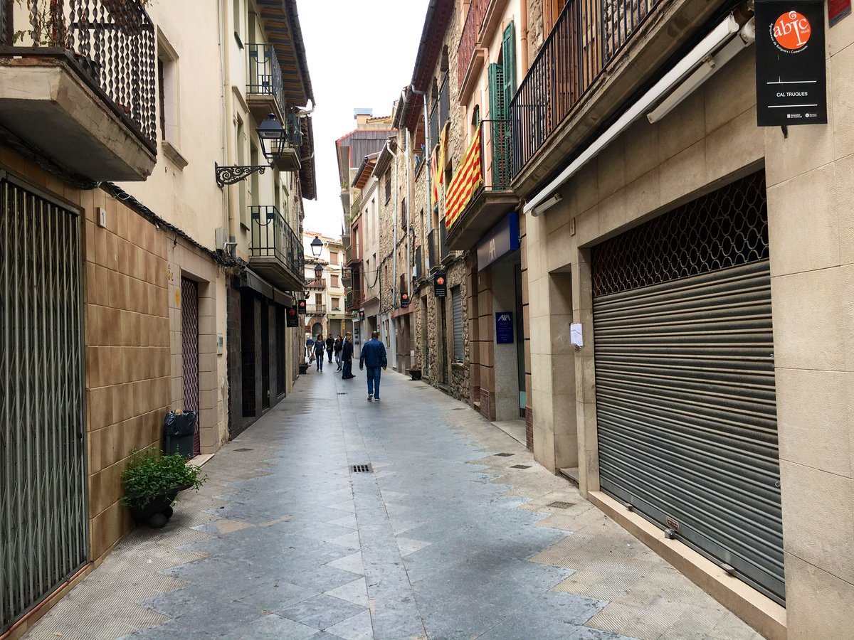 ERCMoia's tweet photo. Avui fa dos anys Moià, com la resta de Catalunya van viure la jornada de mobilització més important de la seva història.
El #3octubre vam aturar el País en defensa de la llibertat. 

De nou, octubre.
#Tornemhi ✊ https://t.co/j38AOQpNmw