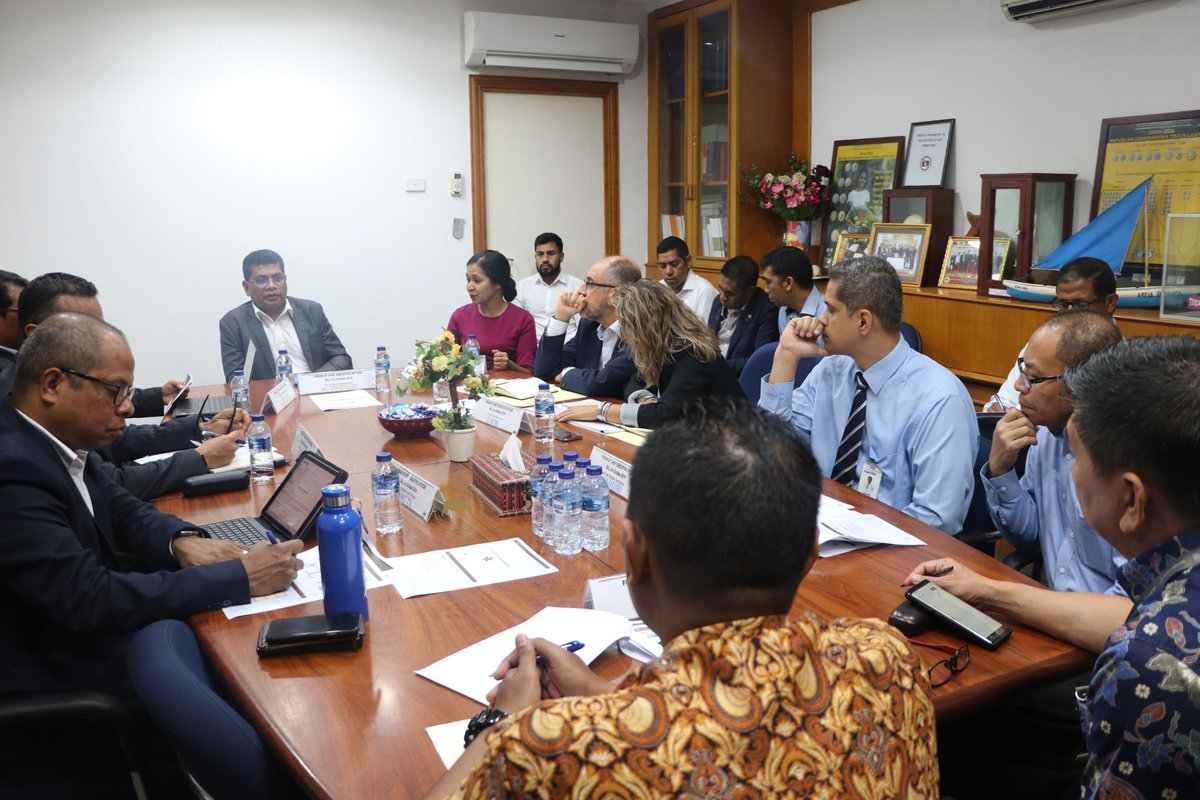 BCTIMORLESTE's tweet photo. Dili,3.10.19-BCTL held 3rd Forum of Commercial Banks’ CEO at BCTL Office.The main agenda of meeting were implementation of Online Reporting System for FIs and progress updates of P24 System deployment including integration of P24 System with e-wallet services and Regional Switch https://t.co/grZcJHQDS5