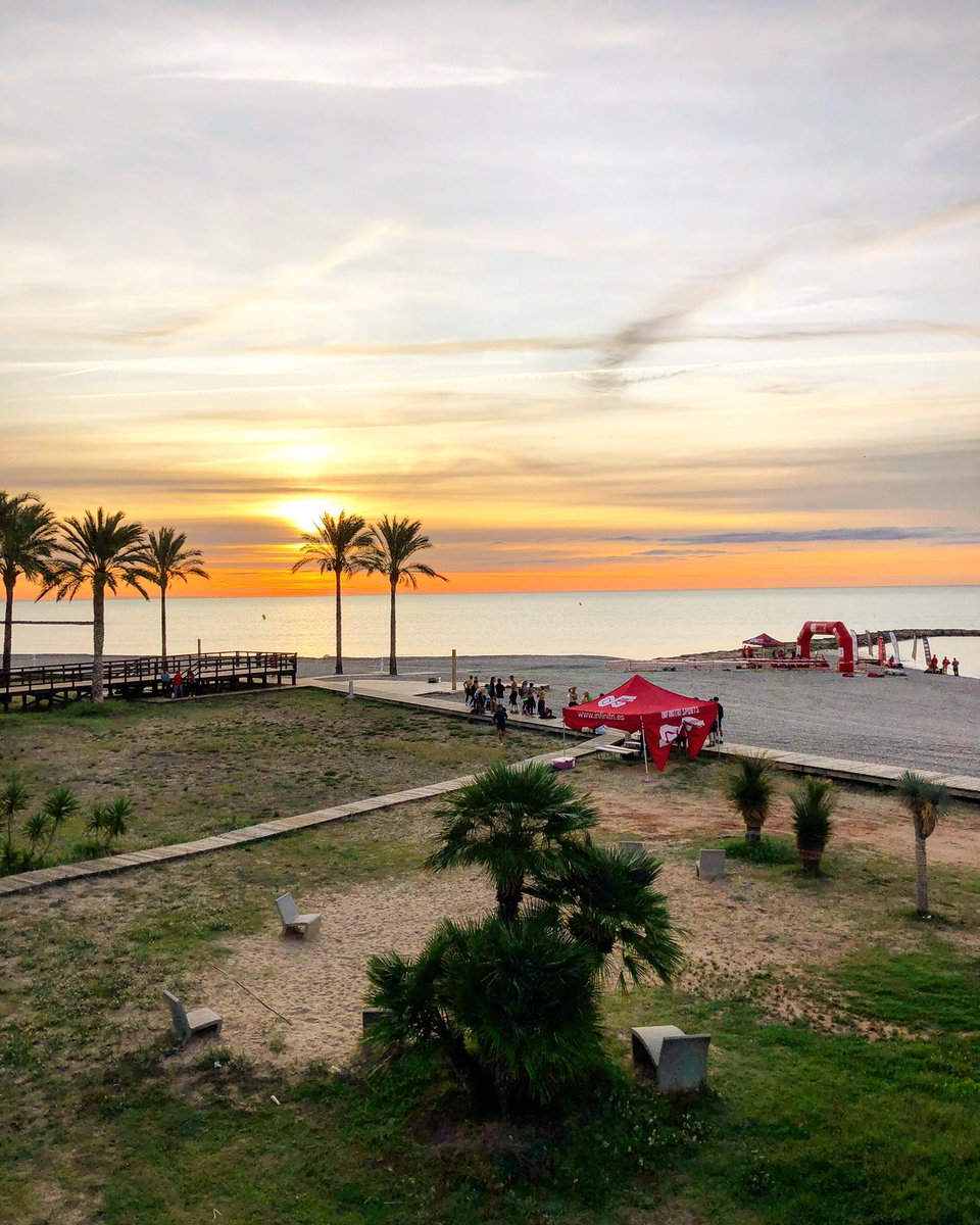 tmobenicassim's tweet photo. RT @XaviPortales: El #triathlo @infinitrihalf ara mateix a #Benicàssim 🚴♀️🌊🐥 https://t.co/Z70XVaVMDK