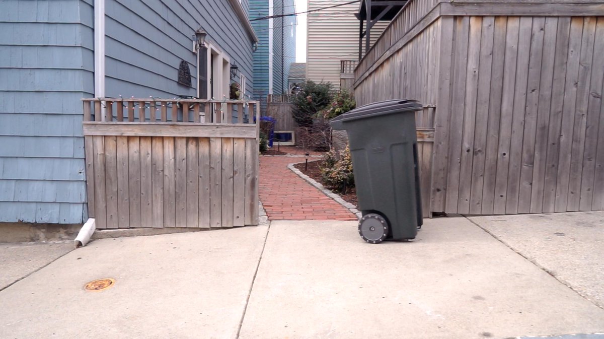 ZoraSuleman's tweet photo. A US engineer has invented a wheelie bin that whisks itself out to the curb on bin day
The #smartcan technology can be fitted to most wheelie bins and is programmed via an app https://t.co/E4yk4CnZU1 https://t.co/qRRZXwnzYT