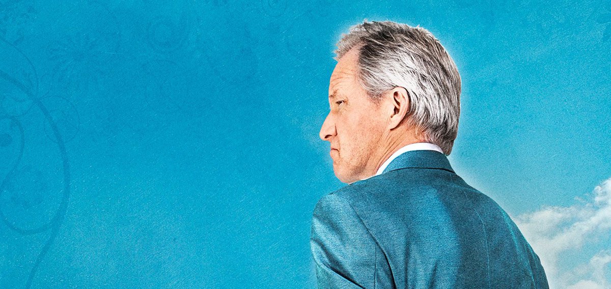 Mies joka rakasti järjestystä -draamakomedia nähdään myös meillä keväällä 2020. Äkäisenä, mutta ihanana Olavina Taneli Mäkelä. #miesjokarakastijärjestystä