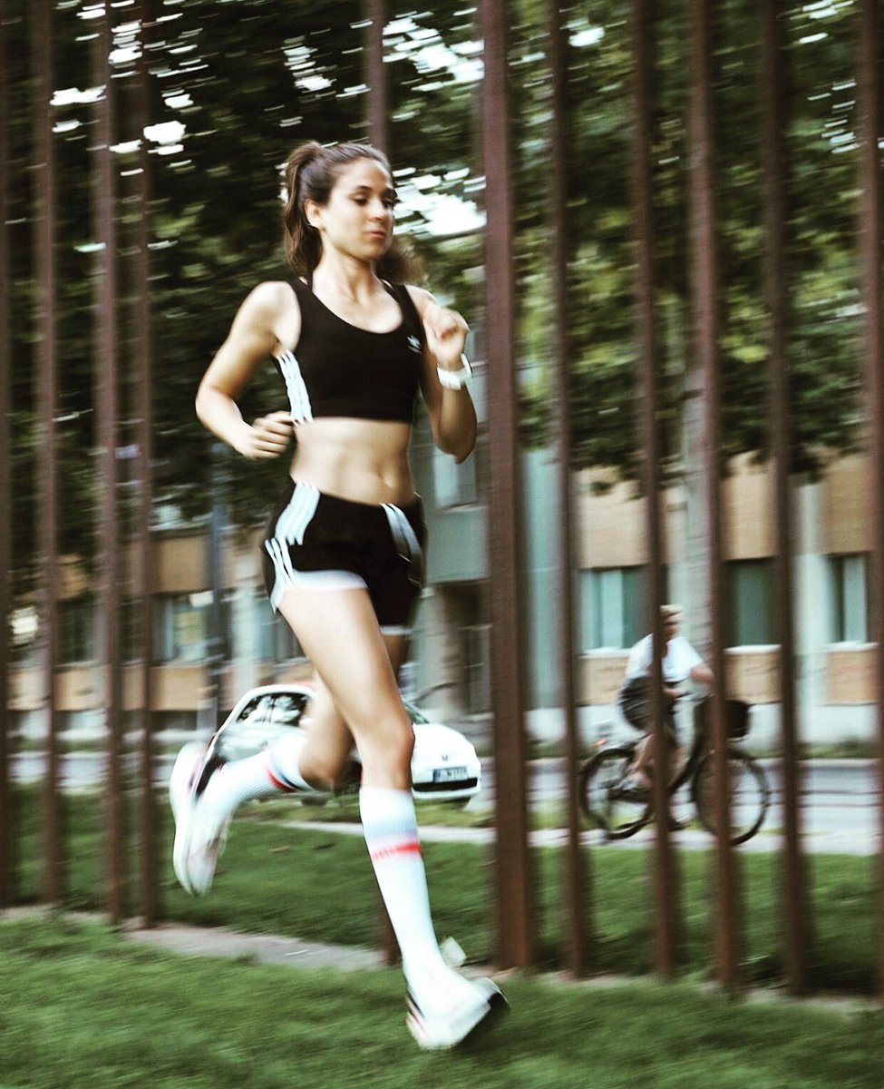 MRunnerSet's tweet image. Early morning speed #motivationalrunnerset #stayfitrunfaster