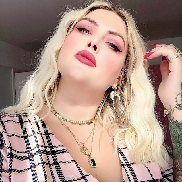 Defo not feeling this cute today, if you saw my stories I was awake at 4.30 with major pelvic pain and then I just couldn’t get back to sleep because bump was wriggling around for hours and every time I move it HURTS. I think a long and productive day ye… ift.tt/2oRA1Rl
