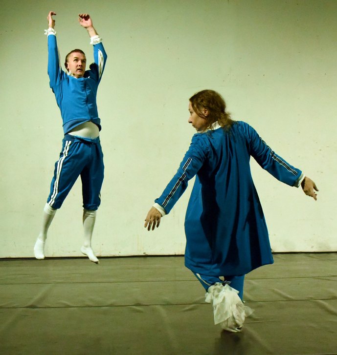 Chasing Butterflies in Unequal Time ensi-ilta tänään 3.10.2019 klo 19, barkertheatre.fi #barkerteatteri #kissmyturku #turku #StretchTurku #StretchEncounter #Kedja #danceprofessionals #contemporarydance #nykytanssi photo: Reino Koivula