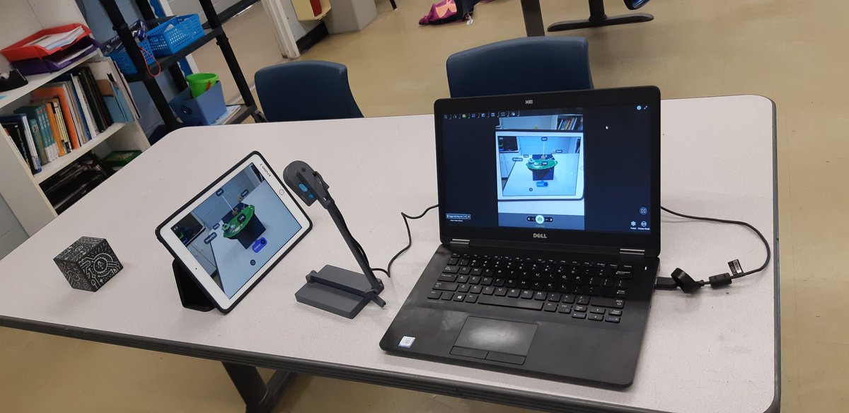 ScienceShimmers's tweet photo. Exploring virtual cells today using a #mergecube. #rnsscience #RNSsteam #creativity #iteach #teachersofinstagram #science #middleschoolersarethebestschoolers #iteach678 #cohort21 https://t.co/IBT4kY0ZtQ