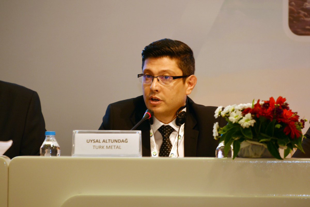 AltundagUysal's tweet photo. Avrupa-Akdeniz Metal Sanayi Sendikaları Daimi Konferansı’nın üçüncüsünde oturum başkanlığını yaptığım “Ekonomik Kalkınma ve Sürdürülebilirlik” konulu 1. panelimiz sona erdi. Değerli sunumlarından dolayı panelistlerimize teşekkür ediyorum. https://t.co/sK3nwvkPL8