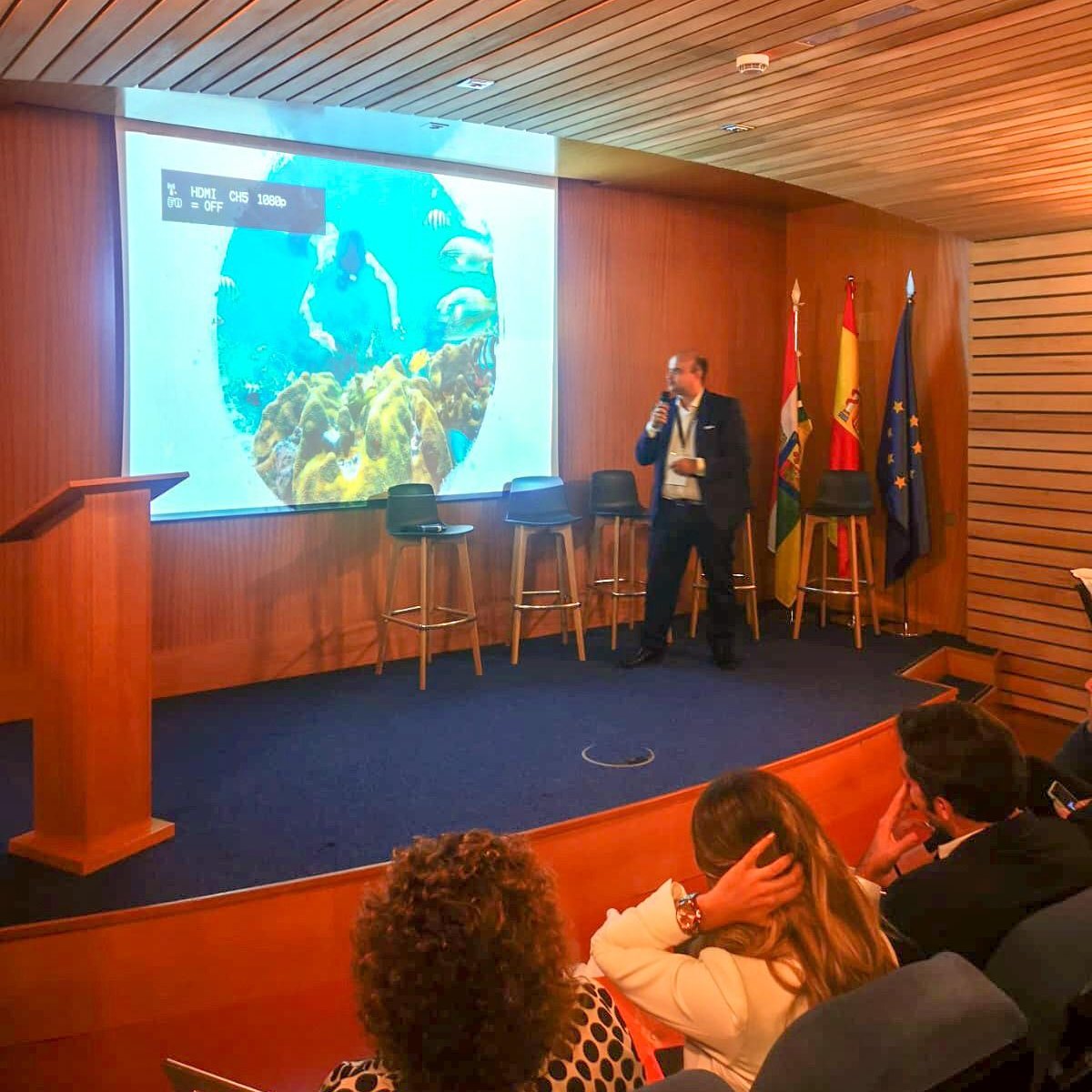 PandaComunica's tweet photo. Hoy seguimos en #masscommsummit19, esta vez en La Rioja. "Los servicios de #ciberseguridad ayudan a las empresas a estar mas protegidas", afirmó @AlTejero para @Masscomm como ponente. https://t.co/hzaDqSkXo3
