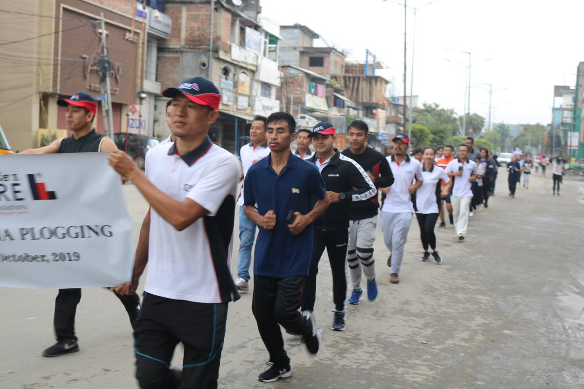 ConstructionSSC's tweet photo. Glimpses of #FitIndiaPloggingRun organised by #CSDCI with support of its staff and Training Providers. Volunteers  contributed in picking up litter while jogging during the occassion of #GandhiJayanti to fulfill his dream of a #Clean &amp; #Fit India.#GandhiJayanti #FitIndiaMovement https://t.co/9L8wrTF8JC