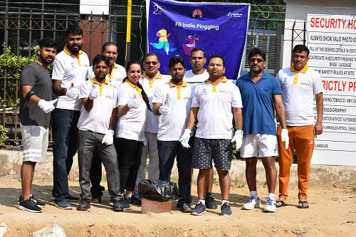 ConstructionSSC's tweet photo. Glimpses of #FitIndiaPloggingRun organised by #CSDCI with support of its staff and Training Providers. Volunteers  contributed in picking up litter while jogging during the occassion of #GandhiJayanti to fulfill his dream of a #Clean &amp; #Fit India.#GandhiJayanti #FitIndiaMovement https://t.co/9L8wrTF8JC