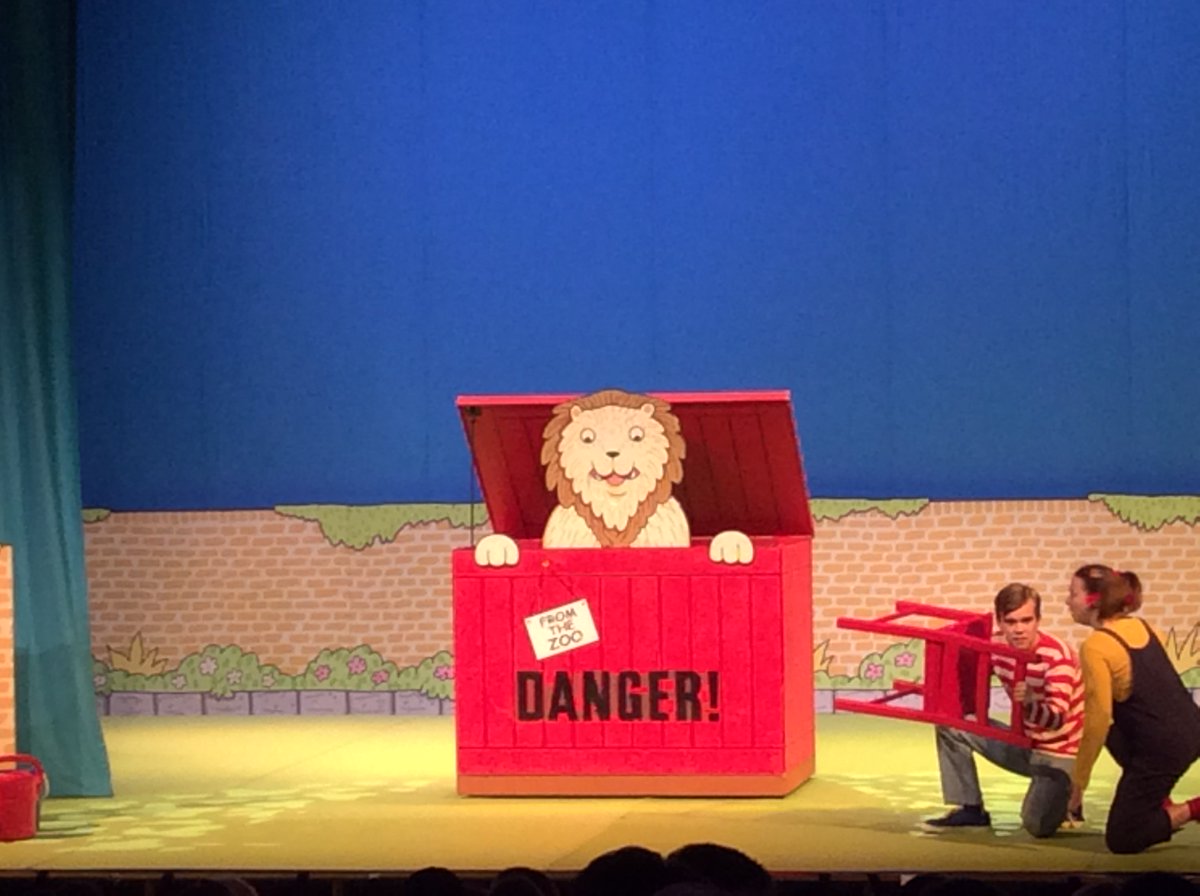 MansfieldGAT's tweet photo. EYFS had a ROARING time at @MansfieldPalace yesterday watching @DearZooLive . We would like to say a big thank you for having us, we really enjoyed it! #iwantapet #inspirational #ourcommunity https://t.co/DpXCJZYbWK