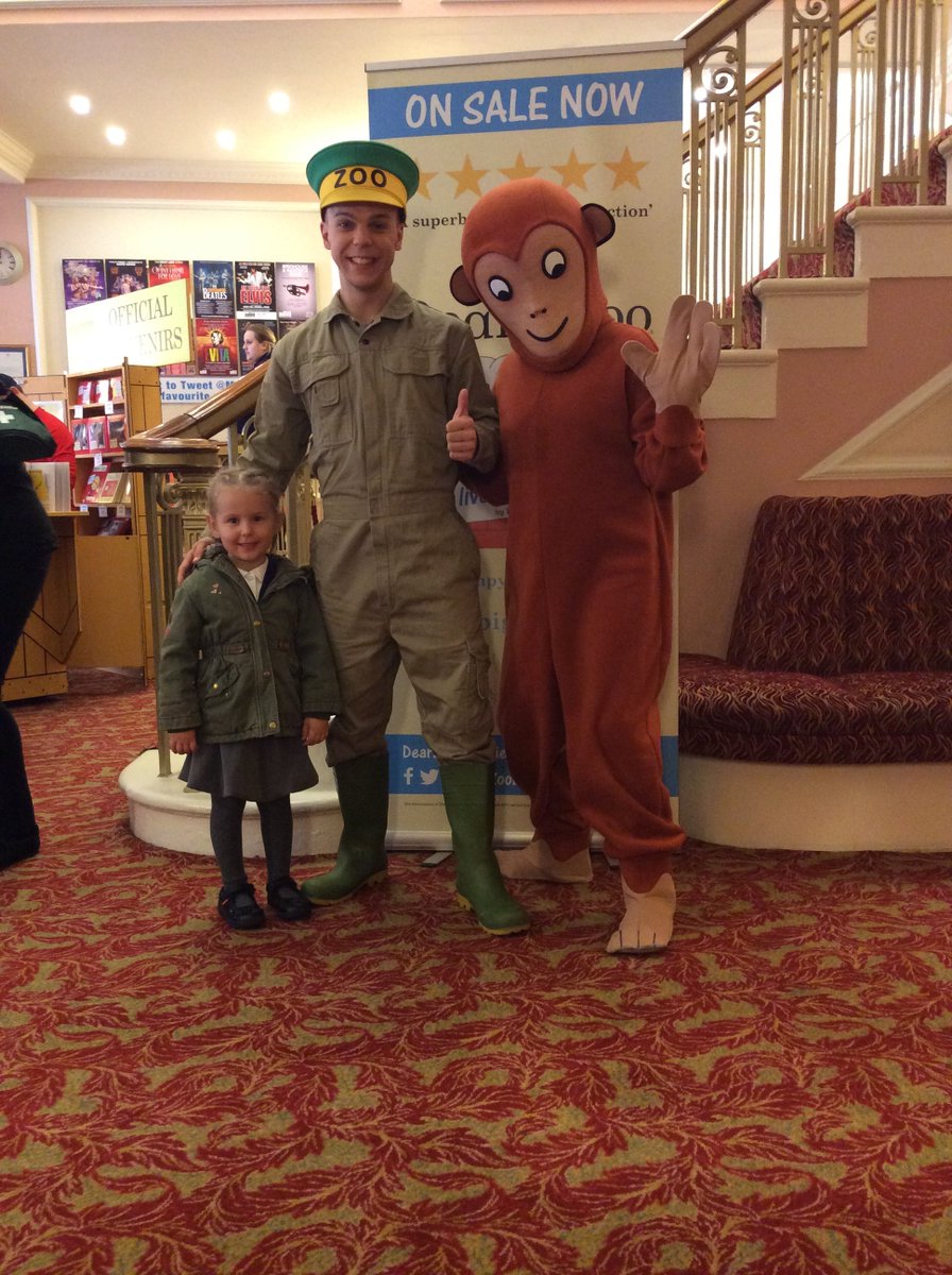 MansfieldGAT's tweet photo. EYFS had a ROARING time at @MansfieldPalace yesterday watching @DearZooLive . We would like to say a big thank you for having us, we really enjoyed it! #iwantapet #inspirational #ourcommunity https://t.co/DpXCJZYbWK